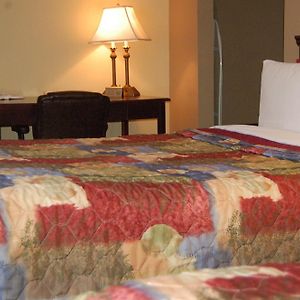 Golden Manor Inn & Suites